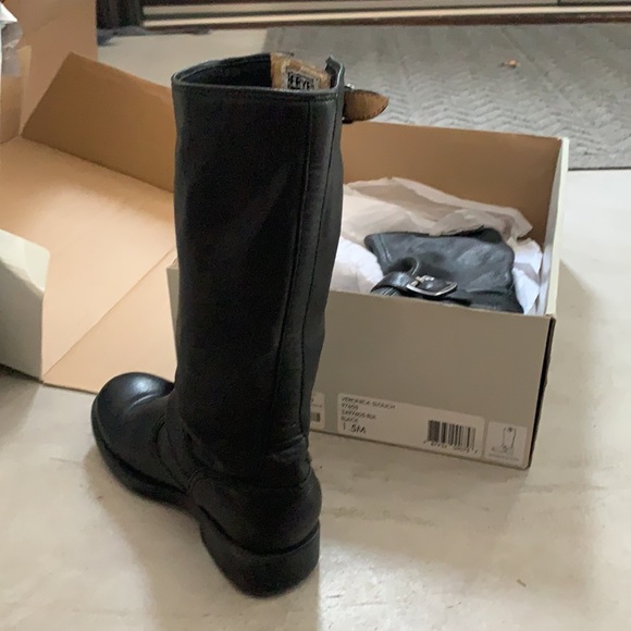 Youth Black Frye Boots, 1.5 - Picture 2 of 7